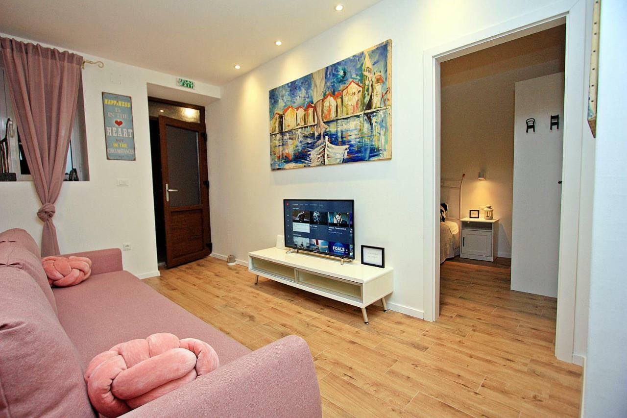 Apartman Michelangelo In The Centar Of Supetar Buitenkant foto