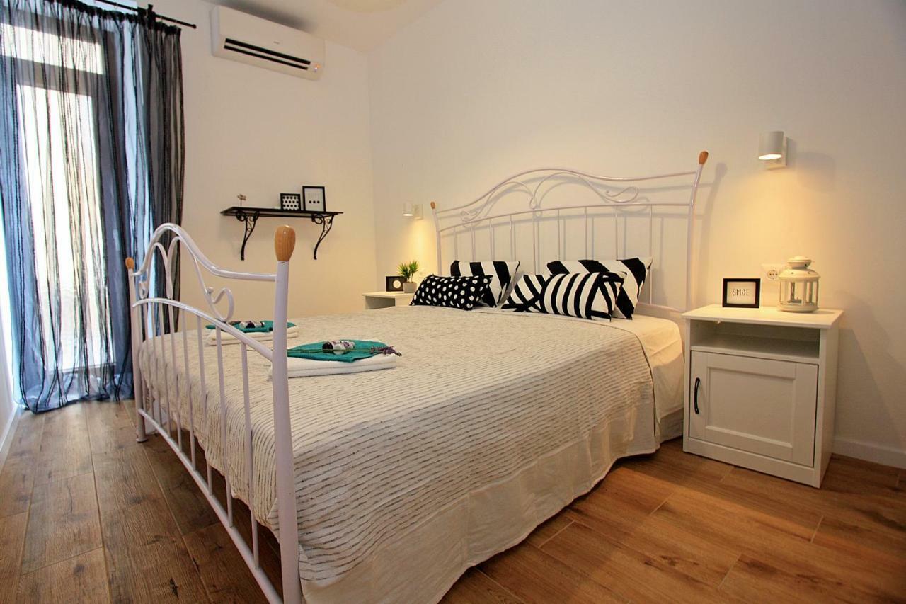 Apartman Michelangelo In The Centar Of Supetar Buitenkant foto