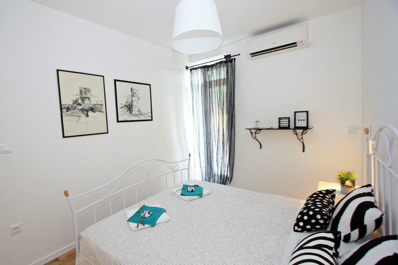 Apartman Michelangelo In The Centar Of Supetar Buitenkant foto